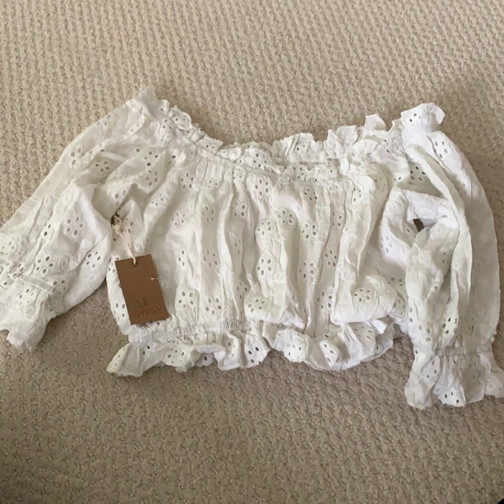 Cropped lace over the shoulder shirt
